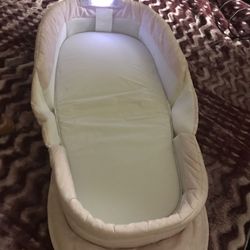 Portable baby basket