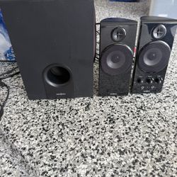 Insignia Desktop Speakers