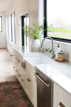 SINKOLOGY Austen 36-in x 18-in Crisp White Fireclay Single Bowl Kitchen Sink