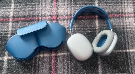Apple AirPods Max - Sky Blue (Excellent Condition)