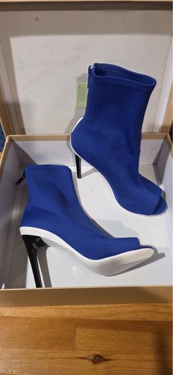 Bellos zapatos de dama semi nueva talla 8