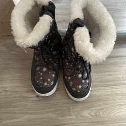 Kids Clothes And Shoes 