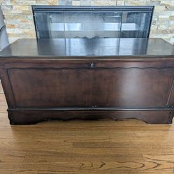 Cedar solid wood chest