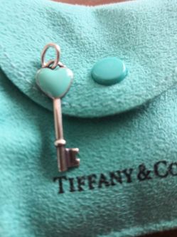 Tiffany & Co Silver 1,25 Blue Enamel Heart Key Charm Pendant 