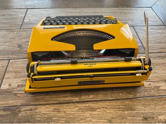 Adler Tippa Typewriter - Vintage