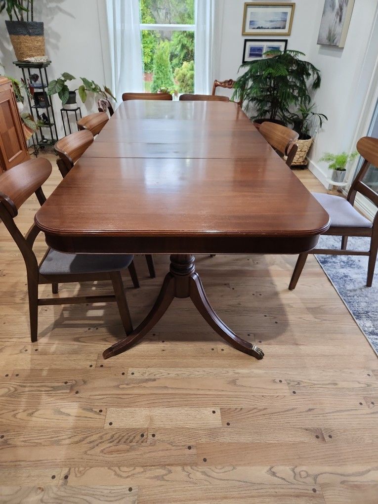 Mahogany Diningroom Table