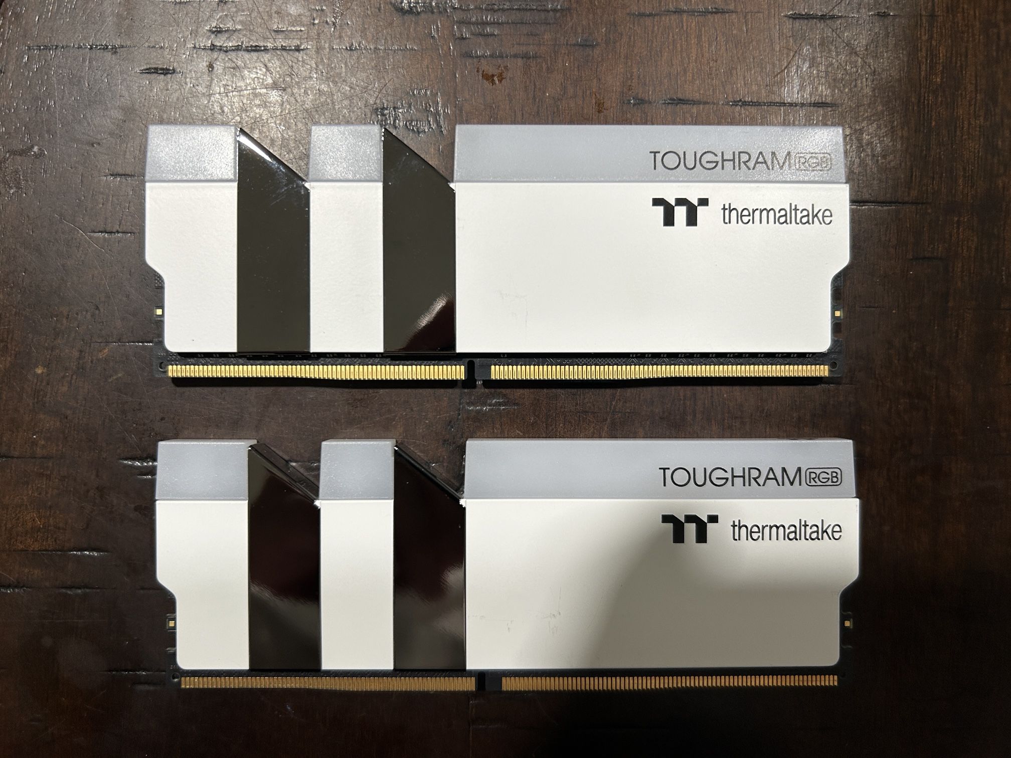 Thermaltake 16Gb Toughram RGB DDR4 RGB Ram Memory