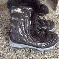 Black Snow Bots north face
