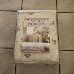 Cute Cottagecore Queen Size Bedspread