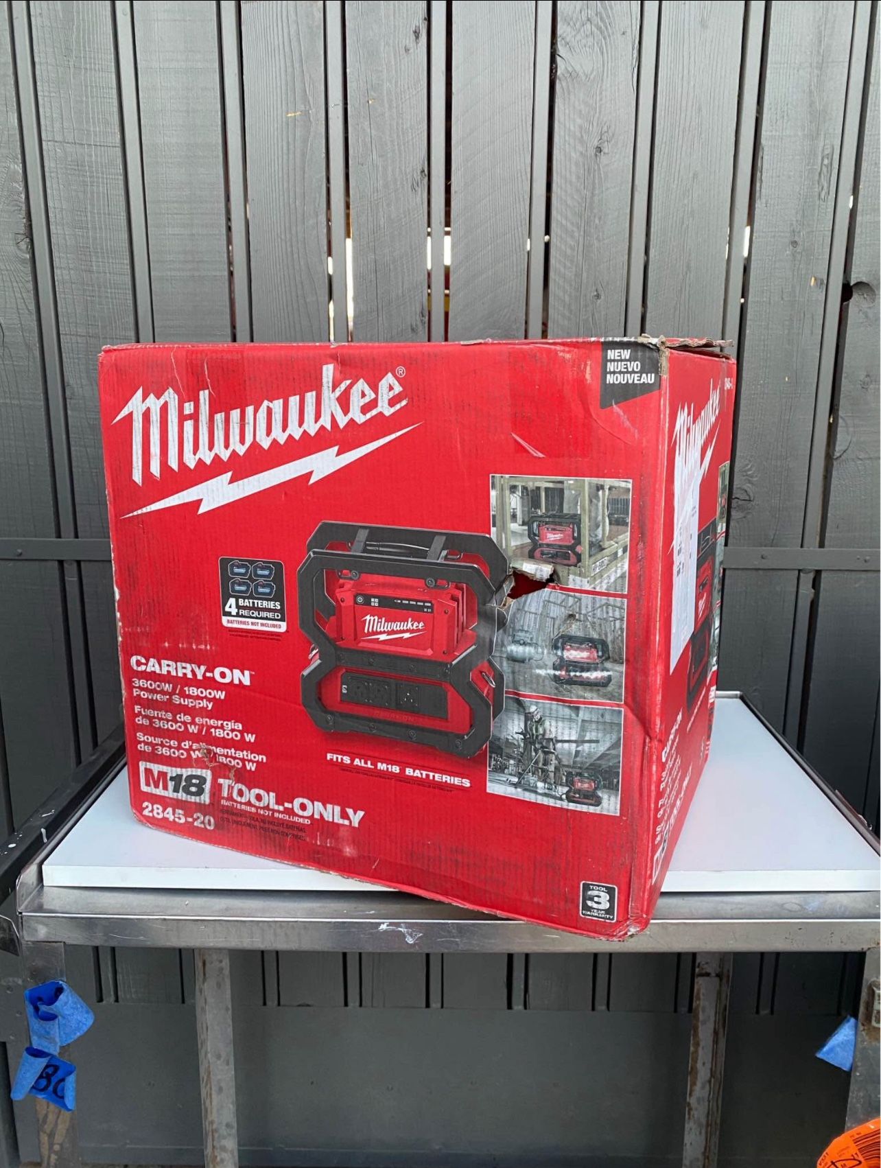 Milwaukee M18 18V Lithium-Ion Cordless 3600-Watt/1800-Watt Battery Powered Power Supply