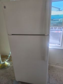 GE  Refrigerator