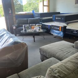 ✔️Sectionals & Mattresses✔️