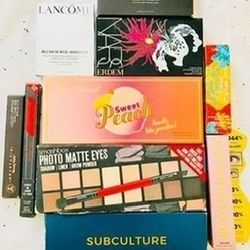 ✨NeW LUXE MAKEUP BUNDLES AVAIL! ✨ALL BRAND NEW IN BOX✨WHOLESALE+ CUSTOM+ RESELL MAKEUP BUNDLES AVAIL! ✨100% GUARANTEED AUTHENTIC-REFS AVAIL!✨ 