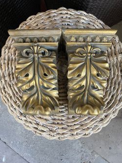 Gold Toned Acanthus Leaf drapery wall sconce