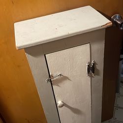 Used but fair condition Tall slim drawer with shelves