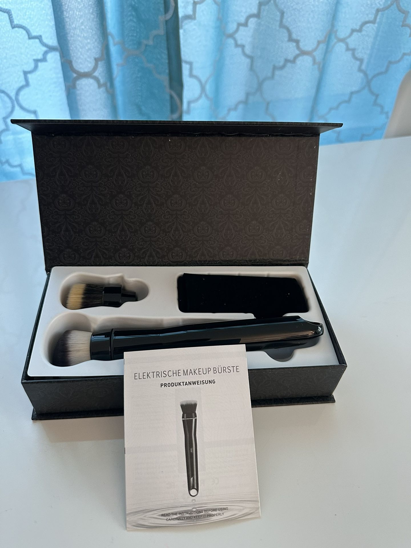 Electric Makeup Brush 