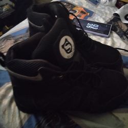 Tenis De Hombre Size 9