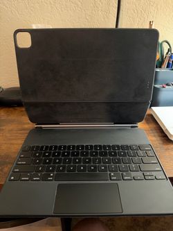 Apple iPad Pro Black Magic Keyboard