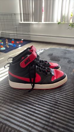 Nike High-Top Sneakers Black and Red