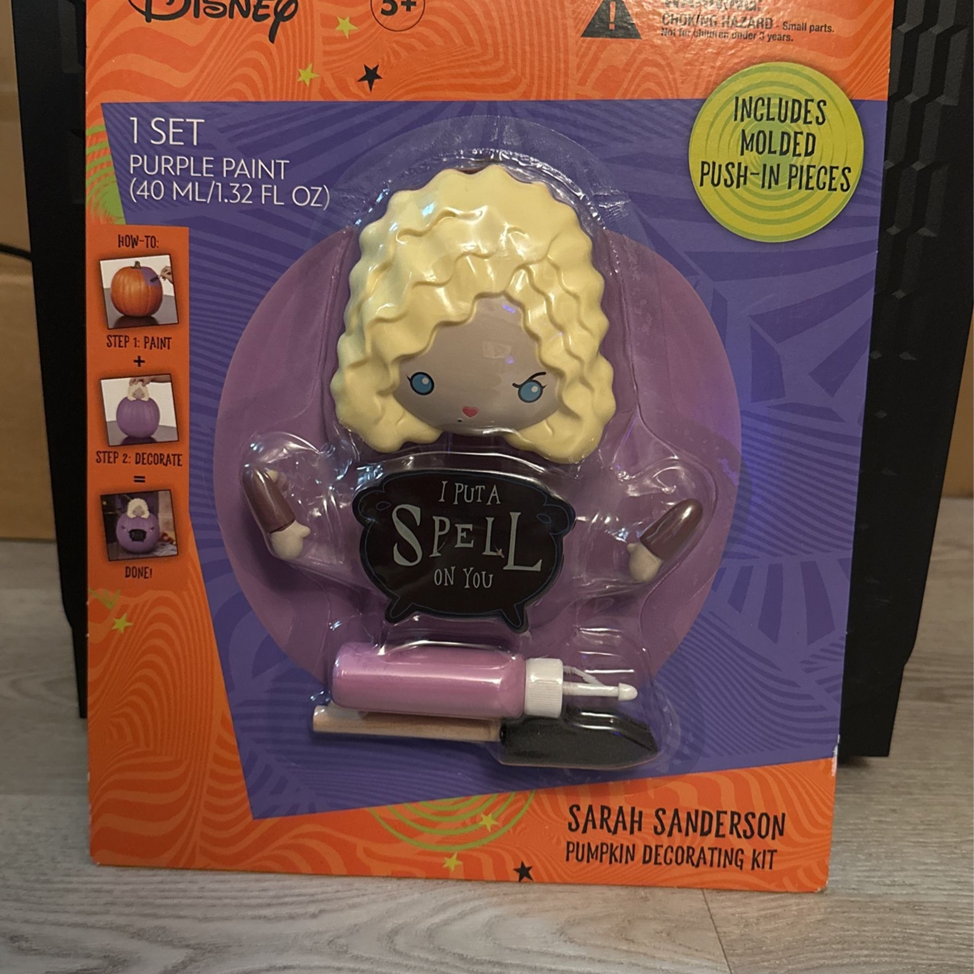 Disney Hocus Pocus Pumpkin Push-In Halloween Decorating Kit