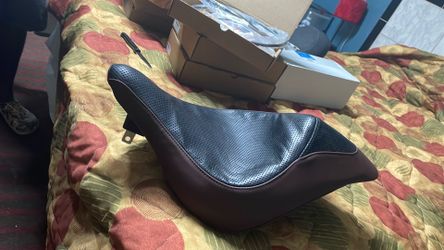Yamaha stiletto two toned seat oxford blood