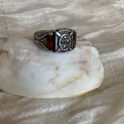 Vintage Womens Ring Silver With Gorgeous Red Gemstone 