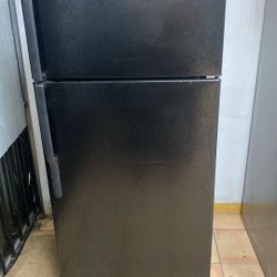 GE REFRIGERATOR 