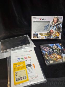 Nintendo New 3DS LL Monster Hunter 4G Limited Edition Complete In Box Japanese Edition