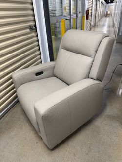 Wren Zero Gravity Power Leather Recliner w/ Power Headrest