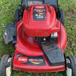 22 In Cut Toro Self Propelled With Grass Catcher