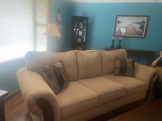 Beautiful like new 6 months old Ashley’s