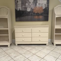 Girls Ethan Allen Dresser/Bookcases/Desk
