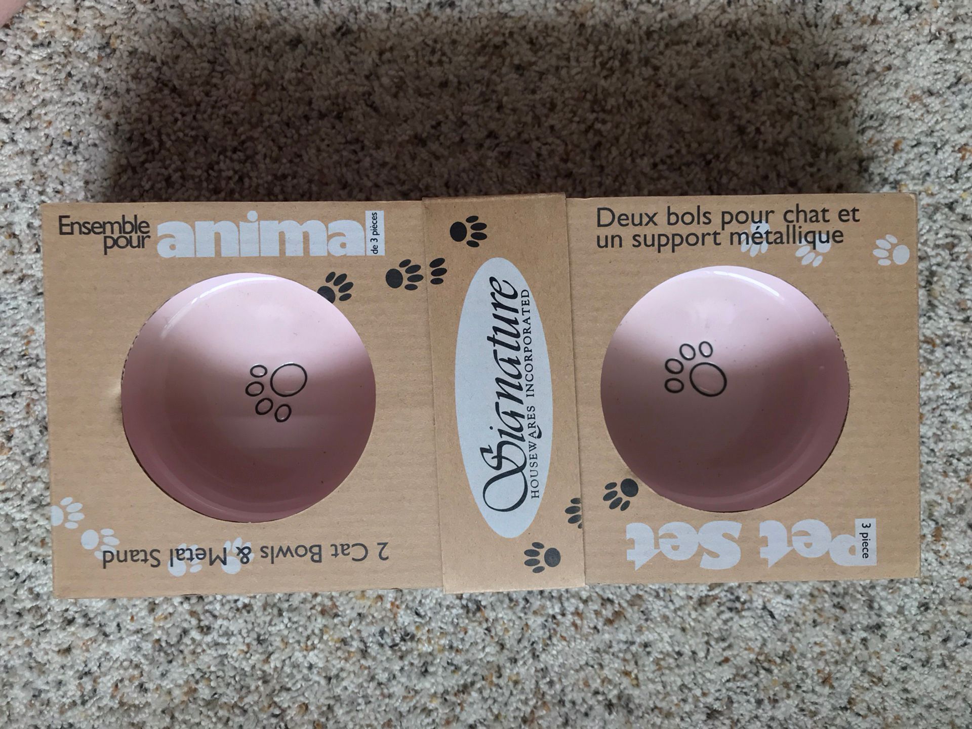 *NEW & UNUSED* 2 Cat Bowls & Meal Stand