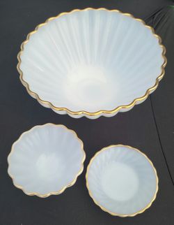 Vintage Milk Glass. Chip bowl with 2 Dip bowls