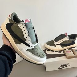 Jordan 1 Travis Scott medium olive size  9.5  