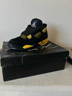 Jorden 4s black n yellow size 11 men