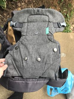 Infantino baby carrier; lightly used