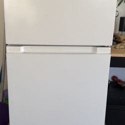 Nice Small Refrigerator!! Works Great 