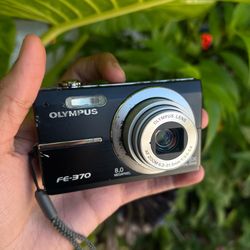 Olympus FE-370 Digital Camera