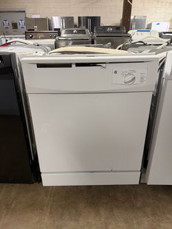 GE Built-In Dishwasher π·οΈ $199