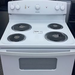 Brand New Hotpoint White Coil Stove