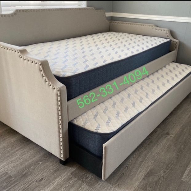 Daybed Nuevas.   Khaki Twin /Twin Daybed With Both Mattresses Included 
