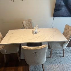 Dining Table with 4 Chairs 
