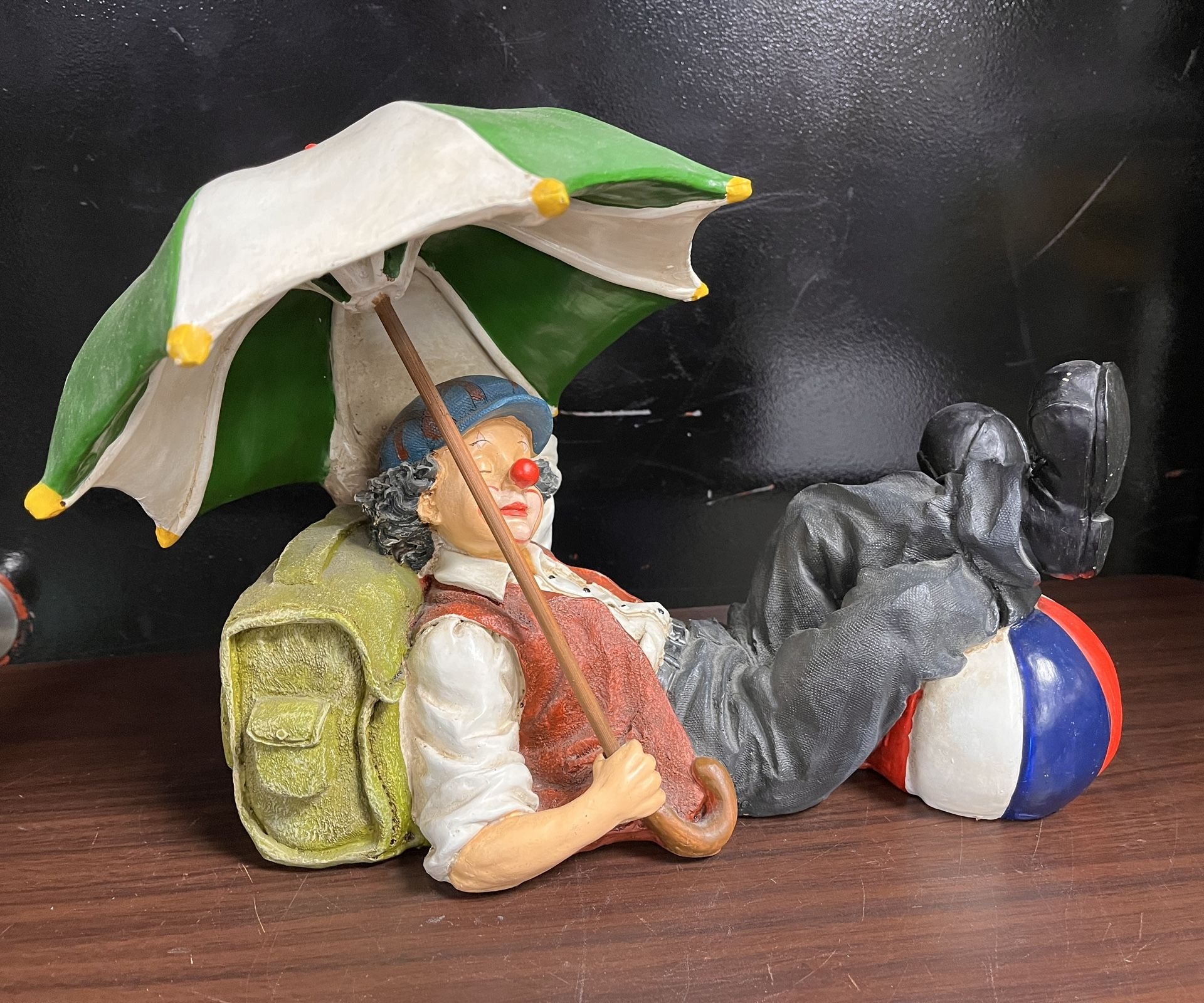 Gilde Clown "Tired Globetrotter" Home Décor Clown Statue