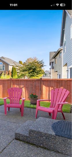 Set of 2 Adirondack plastic chairs