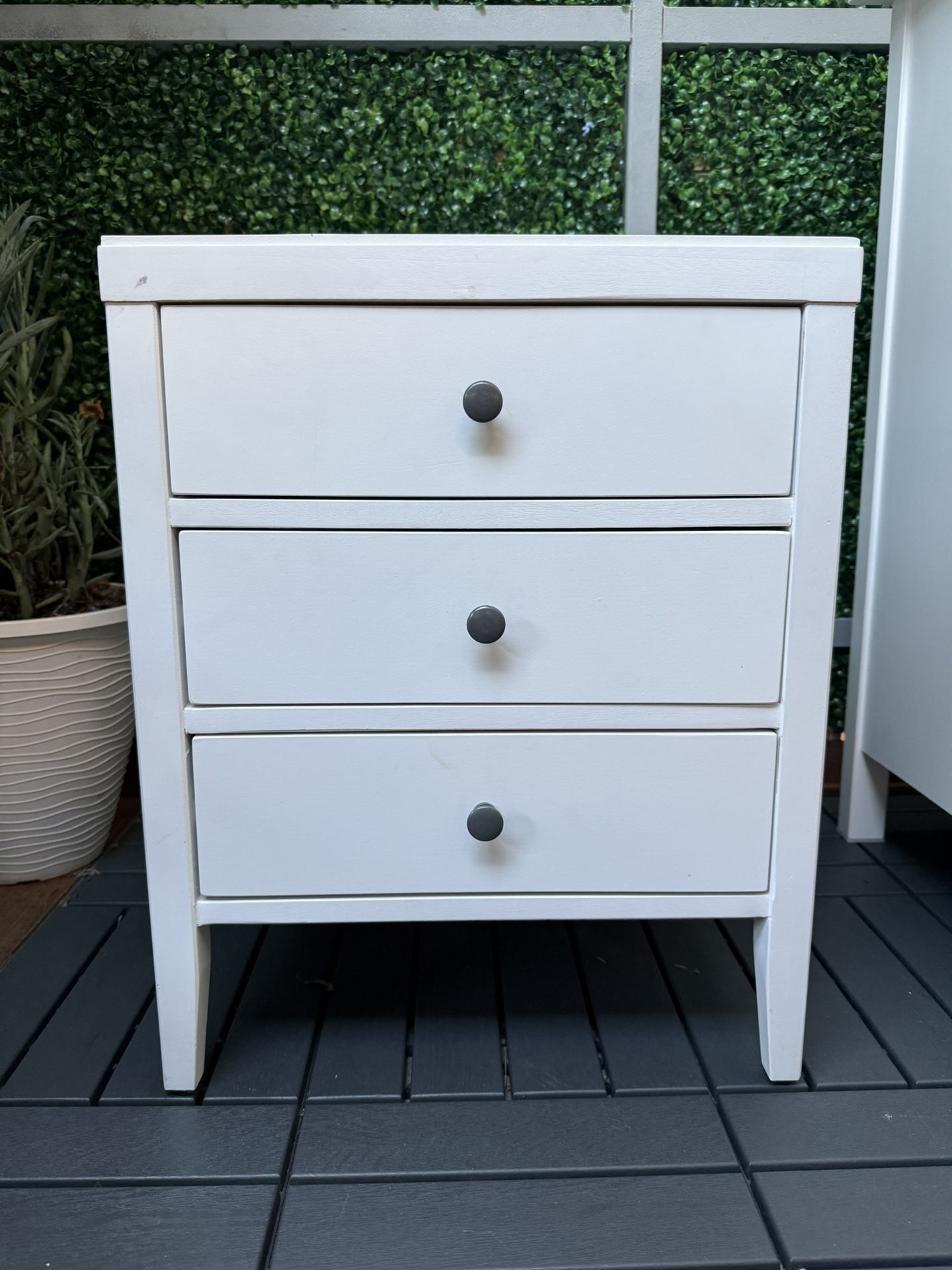 Nightstand 3 Drawers solid wood(dimensions in the description)