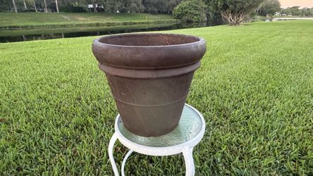 Large Heavy Outdoor Planter – $50 Terracotta/Clay style