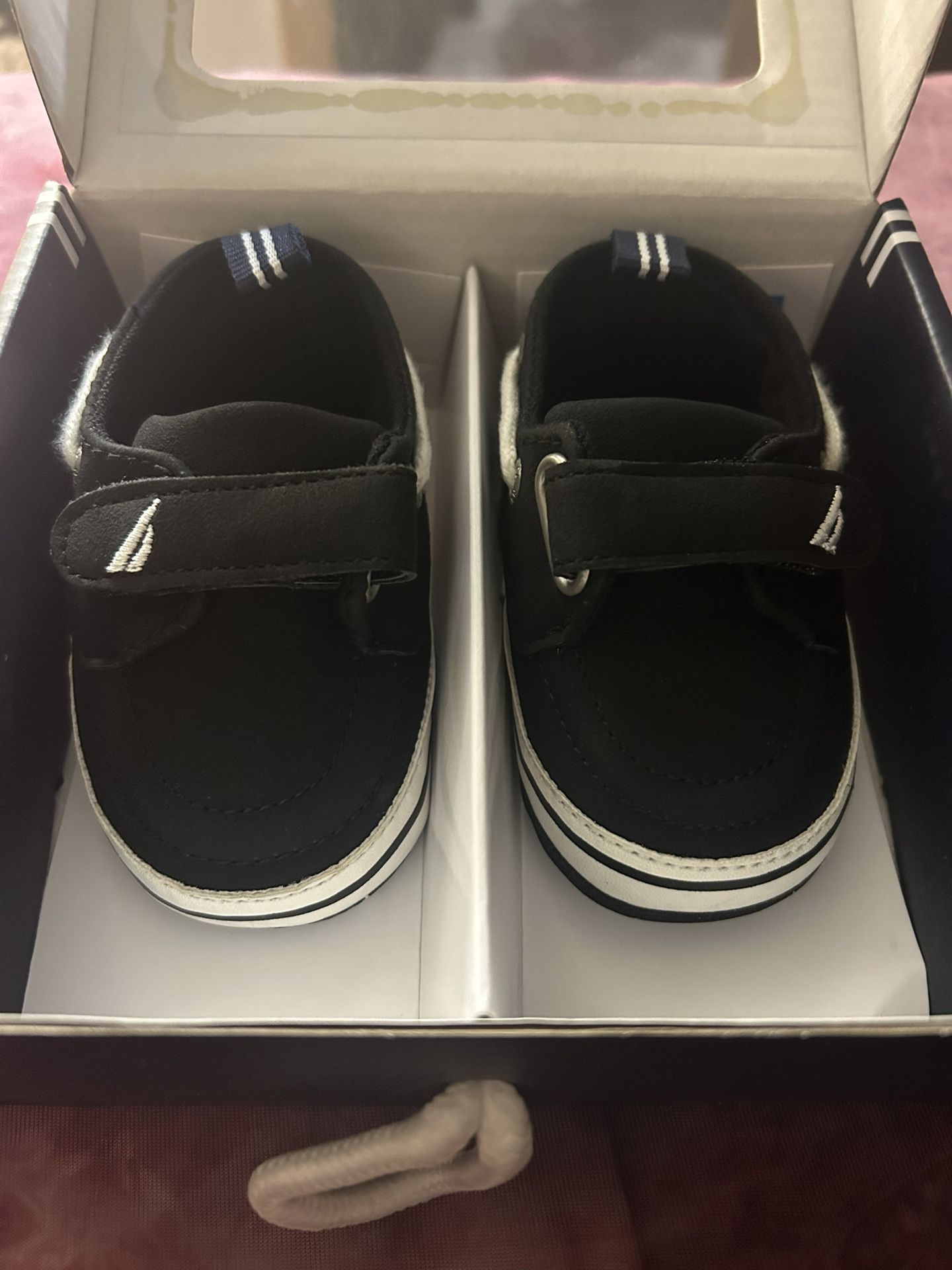 (Brand New ) Never Worn Nautica Baby Shoes SIZE 3 , 6-9 Months