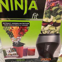 Ninja Fit Personal Blender with 700-Watt Base for Sale in Sunny