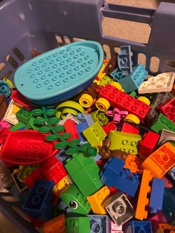 Duplo legos mixed about 20 gal